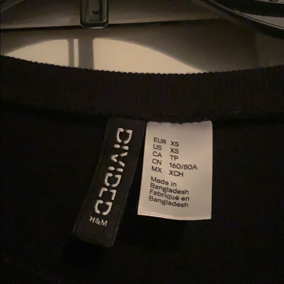 💥 2 For $10💥 H&M women’s sweatshirt - Picture 3 of 3